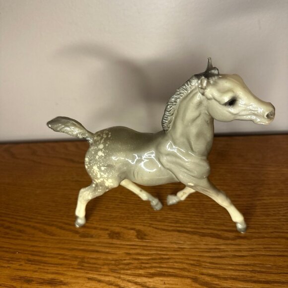 Vintage Breyer Traditional Glossy Dapple Grey Running Foal Spice #133 - Picture 2 of 3